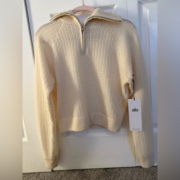 Alo Yoga Cashmere Plush Waffle 1/4 Zip Pullover - Picture 5 of 10